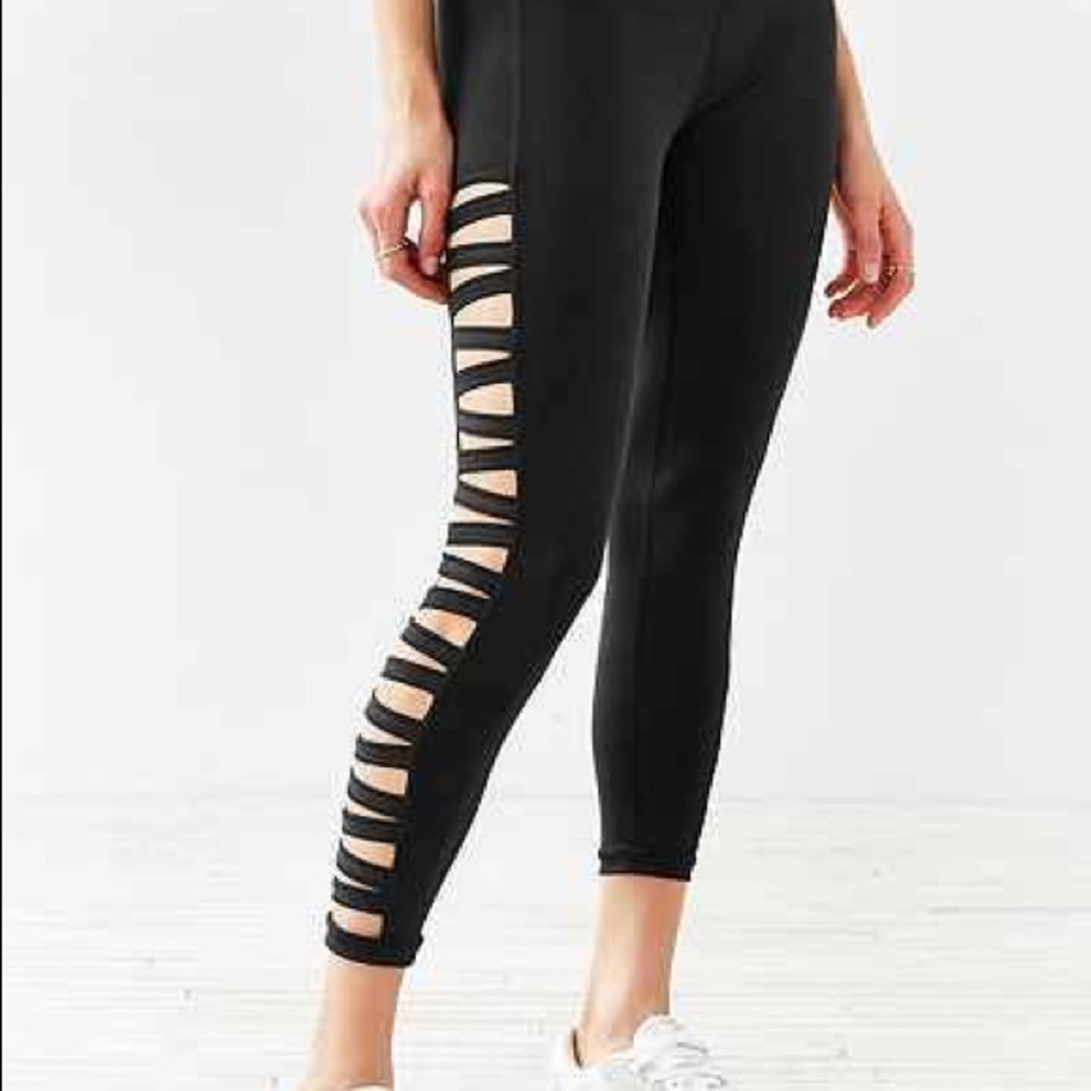 URBAN OUTFITTERS CRISSCROSS LEGGINGS